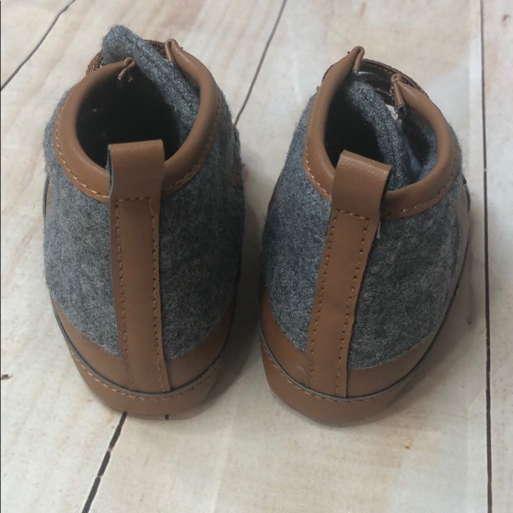 🍭6/$30 Carter’s soft soled Velcro high tops 6-9 m - Picture 5 of 6